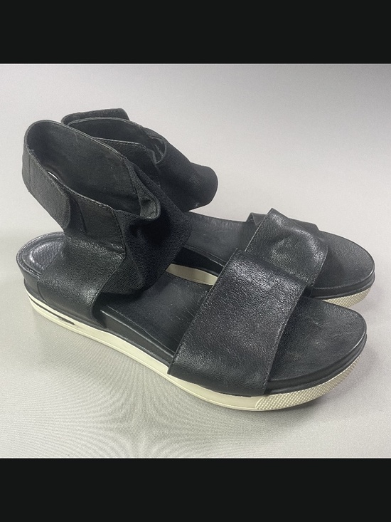 Eileen Fisher Shoes - Eileen Fisher Shoes Womens 9.5 black white leather sandals summer casual